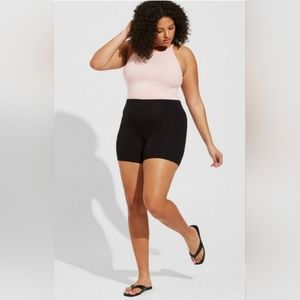 Torrid 5 Inch Signature Waist Bike Short, black, size 4, 4x, 26